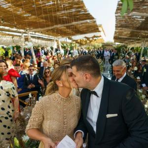 Nuntă cu ştaif, dar fără "bani în plic". Simona Halep şi Toni Iuruc au vrut ca invitaţii să aducă doar flori şi cadouri simbolice