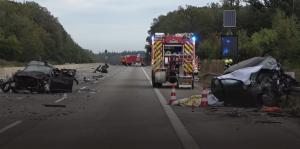 Morţi, răniţi şi patru maşini dezmembrate după cel mai teribil accident produs în ultimii ani pe autostrada A5, în Hessen, Germania