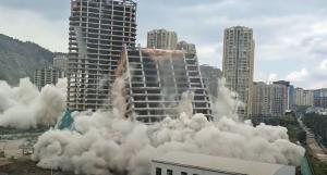 Bula imobiliară a Chinei ameninţă întreaga planetă. Un video dramatic cu 15 blocuri demolate într-un minut arată cât de gravă este problema