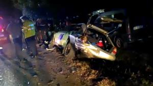 Accident violent cu patru maşini, provocat de o şoferiţă vitezomană, în Argeş. Trei persoane au ajuns la spital