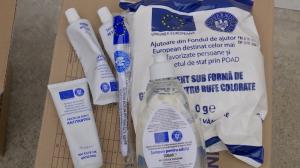''Degeaba dau cu pastă pe dinți și burta-i goală.'' UE trimite pachete cu produse de igienă, dar cei mai mulți români nu vor să audă de ele