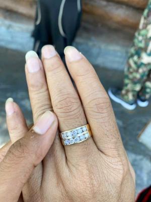 Un inel cu diamant, pierdut de o femeie într-o cascadă din Thailanda a fost recuperat de un scafandru voluntar după două zile