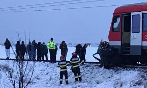 "A oprit. Apoi a pornit şi a intrat sub tren". Martorii tragediei de la Nădab povestesc ultimele clipe din viața șoferiței care a sfârșit la doar 22 de ani
