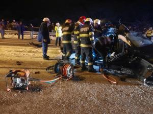 Val de accidente pe şoselele din România: Un bărbat din Mureş a murit nevinovat, în propria maşină, în timp ce staţiona