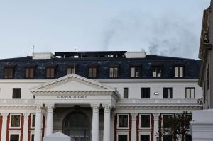 Incendiu în clădirea Parlamentului din Cape Town | VIDEO