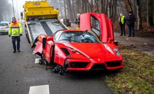 Un mecanic olandez a stricat un Ferrari Enzo de 3 milioane de dolari, la un test auto