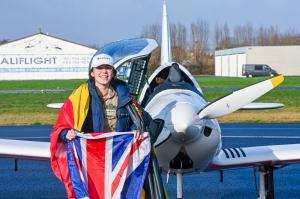 O adolescentă pilot, în cartea recordurilor drept cea mai tânără femeie care a zburat singură în jurul lumii