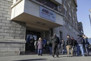 Câți români vor să se angajeze șoferi la STB după grevă: au făcut coadă la sediu. Condițiile pentru angajarea la STB