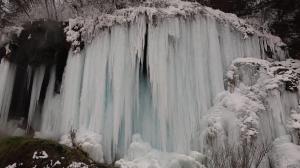Cascadele îngheţate din Harghita, un adevărat spectacol al naturii pentru turişti: "Nu am cuvinte, este vis!"