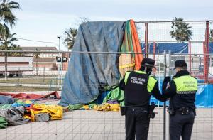 Un castel gonflabil a fost luat de vânt în Valencia. O fetiţă de 8 ani a murit şi alţi opt copii au fost răniţi