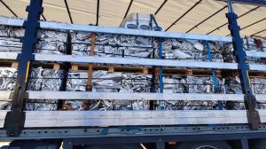 48 de tone de deşeuri din aluminiu, oprite de vameşi la intrarea în România: "marfa", trimisă înapoi în Ungaria. Cum s-au dat de gol cei doi şoferi de TIR