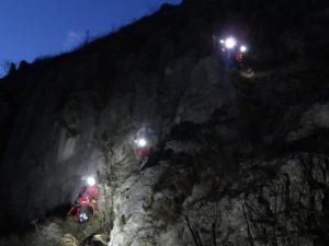 Turistul căutat de salvamontiştii din Hunedoara a fost găsit mort. Bărbatul a căzut de la 100 de metri