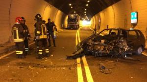 O mamă și fiica ei au murit pe loc într-o Dacie Sandero care circula pe sensul greșit, într-un tunel din Lombardia, Italia