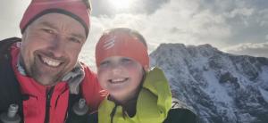 O fetiţă de doar 10 ani a cucerit cei mai înalţi munţi din Scoţia: "Mă simt mândră de mine"