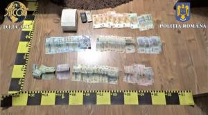 Un bărbat din Gorj, care vindea doza de cocaină cu 100€ şi dădea bani cu camătă, cu 20% dobândă, a fost arestat pentru 30 de zile