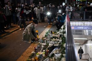Filmul unei zile negre în Coreea de Sud. O româncă din Seul descrie zona în care au murit 154 de oameni. "Acesta este bulevardul groazei"