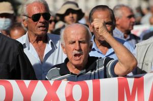 Pensionarii greci au ieşit în stradă. Cer pensii mai mari, nemulţumiţi de creşterea preţurilor