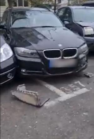O şoferiţă de pe o maşină de gunoi a făcut prăpăd într-o parcare din Dâmboviţa. 7 autoturisme distruse dintr-un foc