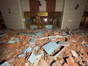 Cutremur în Turcia. Seismul cu magnitudinea 5,9, urmat de mai multe replici, a zguduit vestul ţării