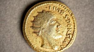 O monedă din aur, descoperită în Transilvania, schimbă ce se ştia despre istoria Imperiului Roman şi a Daciei. Legenda care poate deveni realitate: "Credeau că e fals"
