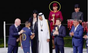 Cine e românca de la care Messi a primit medalia de campion mondial. Apariţie spectaculoasă pe podiumul de premiere