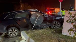Două maşini s-au ciocnit violent în Corbeanca, după ce un şofer i-a tăiat calea altuia: 2 persoane au ajuns la spital