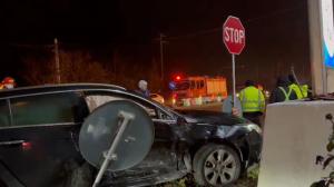 Două maşini s-au ciocnit violent în Corbeanca, după ce un şofer i-a tăiat calea altuia: 2 persoane au ajuns la spital