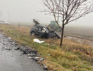 Dezastru pe o șosea din Buzău. Sunt doi morți, după ce un TIR și un Mercedes s-au ciocnit frontal, la Mihăilești