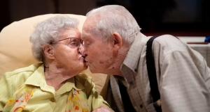 Împreună și dincolo de moarte: Doi soți, căsătoriți de 79 de ani, au murit unul după altul, la doar câteva ore distanță, în SUA. Nu au suportat să fie despărțiți