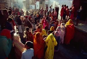 13 femei și fete au murit la o nuntă din India, după ce s-au prăbușit într-o fântână adâncă de 15 metri
