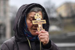 Cum arată prima zi de război în Kiev. Oamenii își fac provizii și retrag bani de la bancomate, înainte de a se pune la adăpost