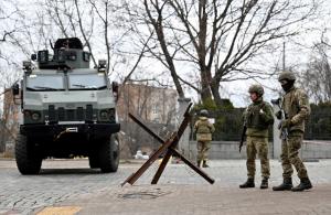 Armata rusă a intrat în Kiev: explozii şi împuşcături în tot oraşul. Ruşii ar plănui să încercuiască capitala şi să răstoarne guvernul