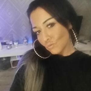 Femeia din UK violată şi ucisă de trei bărbaţi tocmai ieşise din închisoare după ce a împins un străin sub roţile unui tramvai şi l-a omorât