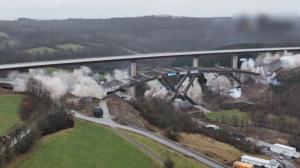 Pod lung de aproape jumătate de kilometru, demolat în Germania. A fost pus la pământ în doar câteva secunde