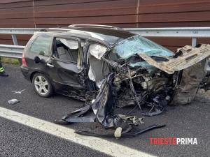 O româncă a murit carbonizată, pe un drum din Italia. A fost spulberată cu peste 160 km/oră, de o mașină care rula pe sensul greșit