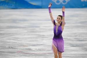 Rusoaica fenomen, de 15 ani, care scrie istorie. Kamila Valieva, prima patinatoare care sare o cvadruplă la JO. FOTO și  VIDEO