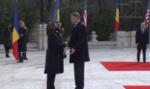 Kamala Harris, mesaj după vizita istorică în România: Vom apăra fiecare centimetru din teritoriul NATO; Klaus Iohannis a ridicat problema VISA Waiver