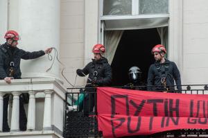 Vila din Londra a oligarhului Oleg Deripaska a fost ocupată de un grup de anarhiști. Protestatarii vor să o transforme într-un centru pentru refugiați