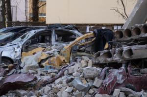 Ucraina, distrusă oraş cu oraş. Zelenski anunţă că ţara va rezista chiar dacă va fi făcută scrum: "Îi chem pe toţi ucrainenii să salveze naţiunea"