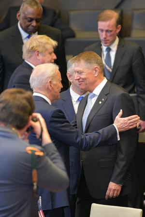 NATO cere Chinei să nu ajute Rusia şi să condamne războiul din Ucraina; primele concluzii după summit-ul NATO. Klaus Iohannis, întâlnire cu Joe Biden la Bruxelles