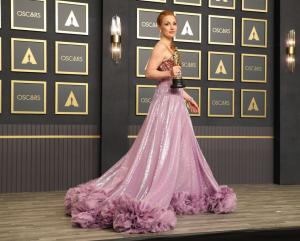 Cele mai frumoase rochii de la Gala premiilor Oscar 2022. Ținuta care a întors toate privirile