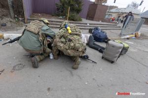 „O familie a murit în fața ochilor mei”. Civili uciși de obuzele rusești în timp ce încercau să fugă din Irpin
