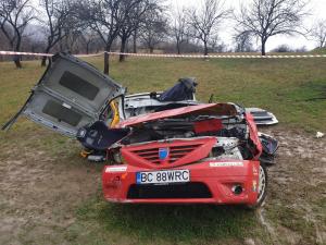 Ziua şi accidentul la Raliul Maramureşului: O maşină a lovit un cap de pod şi s-a rostogolit în afara traseului