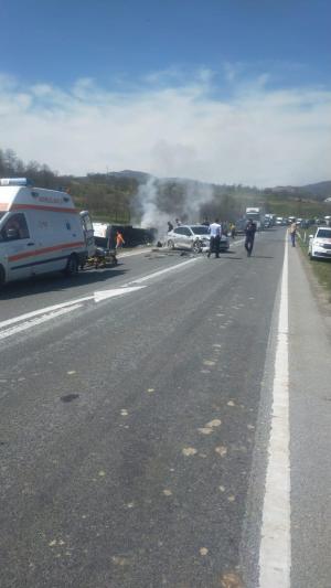 Accident grav în Caraş-Severin: două microbuze şi un autoturism s-au ciocnit. Planul roşu a fost activat