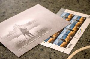 Cozi uriaşe pentru timbrele pe care apare crucişătorul "Moskva". Ucrainenii aşteaptă până la 5 ore, pentru a cumpăra "simbolul victoriei Ucrainei"
