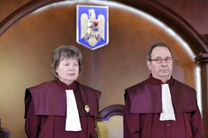 Cine sunt favoriţii pentru a obţine un mandat la Curtea Constituţională a României. Procedura numirii noilor judecători