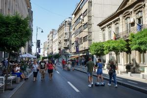 Calea Victoriei redevine pietonală, în fiecare weekend, până în octombrie. Lista completă a străzilor din Bucureşti care devin zone pentru pietoni