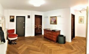 Un apartament din Cluj, scos la vânzare cu peste 600.000 de euro. Vine "la pachet" şi cu trei locuri de parcare