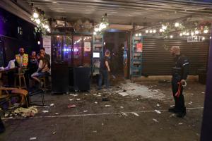Un nou atac armat în Tel Aviv. Cel puțin doi morți și patru răniți, atacatorul nu a fost prins: "Nu scoateți capul pe fereastră!"