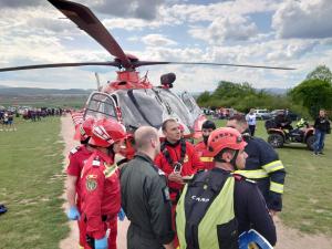 Un ATV cu doi copii s-a răsturnat zeci de metri la Râpa Roşie. Intervenție dificilă cu elicopterul SMURD